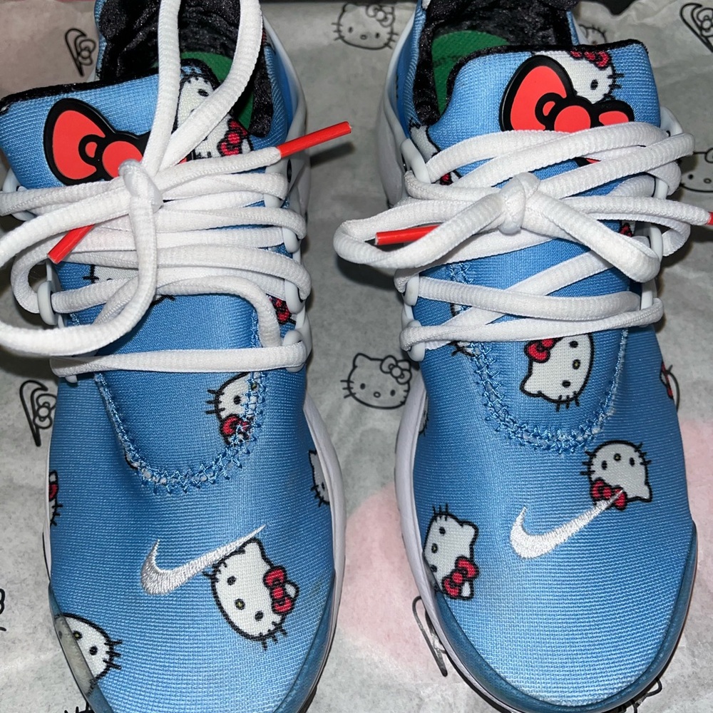 Nike Hello Kitty